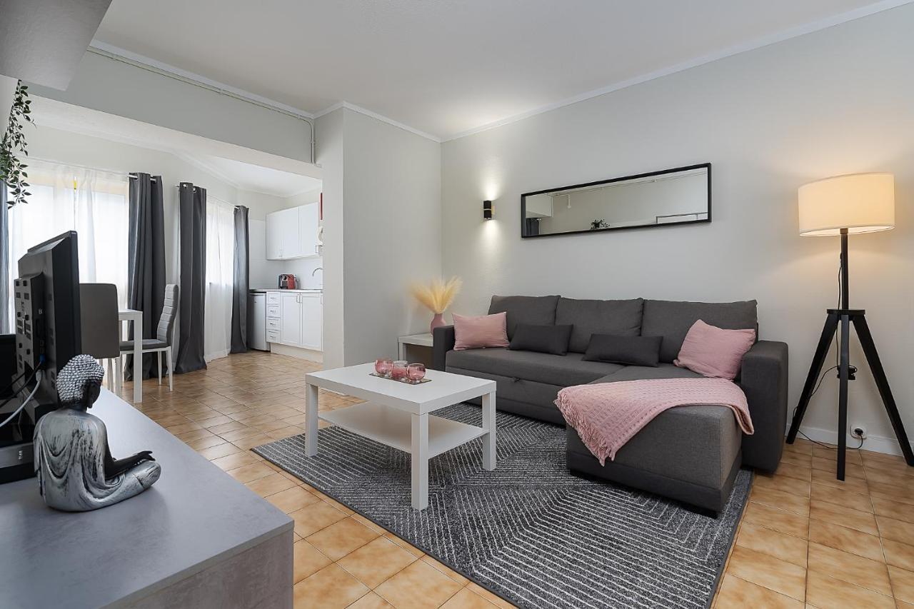 Sunny Flat W/ Balcony & Pool By Lovelystay Portimao Exterior photo