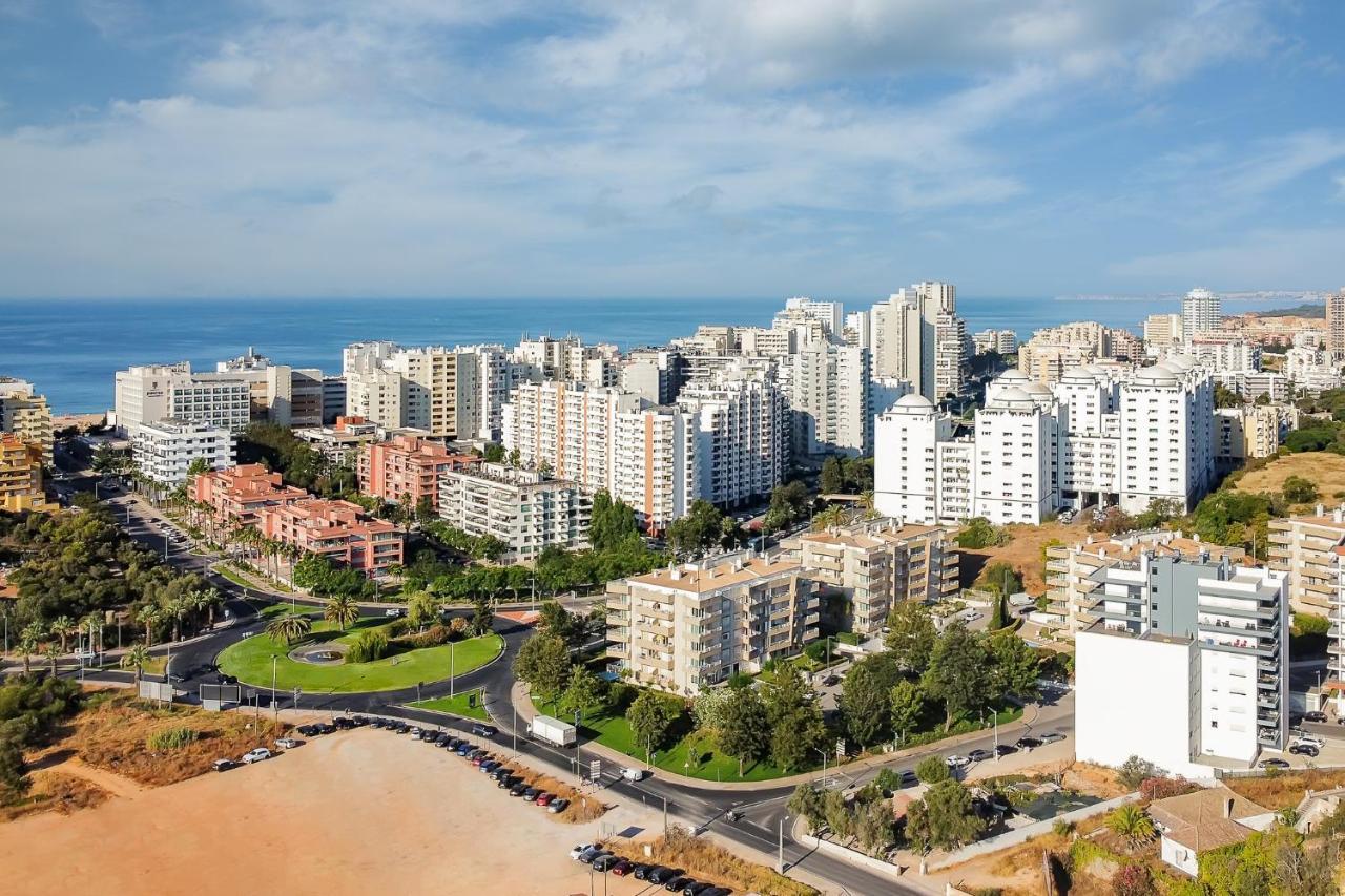 Sunny Flat W/ Balcony & Pool By Lovelystay Portimao Exterior photo
