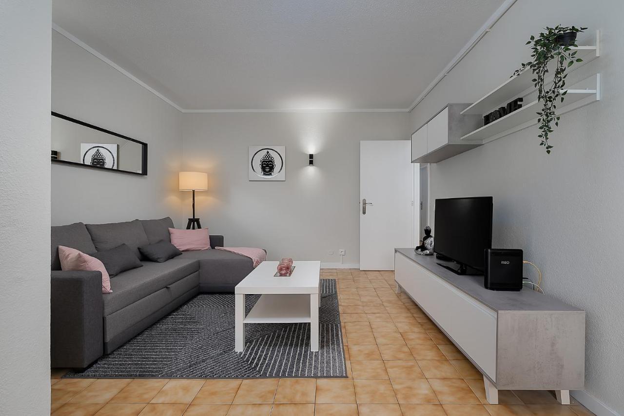 Sunny Flat W/ Balcony & Pool By Lovelystay Portimao Exterior photo
